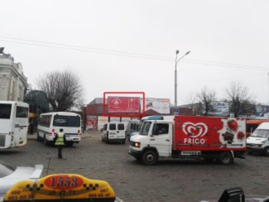 Фото рекламной плоскости по адресу Привокзальна лівий
