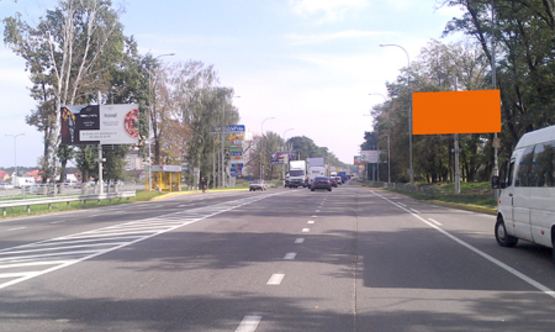 Фото рекламной плоскости по адресу ул. Новое шоссе , направление на Киев, рядом с ТЦ Модуль, на остановке