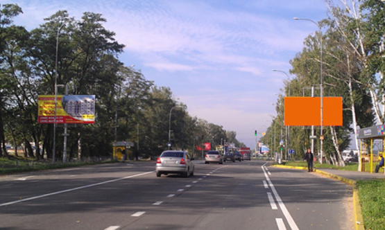 Фото рекламної площини за адресою ул. Новое шоссе, направление из Киева, рядом с ТЦ Модуль, на остановке