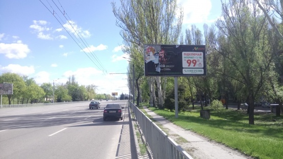 Фото рекламної площини за адресою Заводская Набережная ул., 4 (Суд Ленинского р-на, фитнес "Афродита", магазин "Автопланета", "Mega Toys Ukraine"), в направл. Кайдакского моста