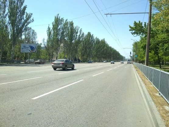 Фото рекламної площини за адресою Заводская Набережная ул., 4 (Суд Ленинского р-на, фитнес "Афродита", магазин "Автопланета", "Mega Toys Ukraine"), в направл. ул. Метростроевской