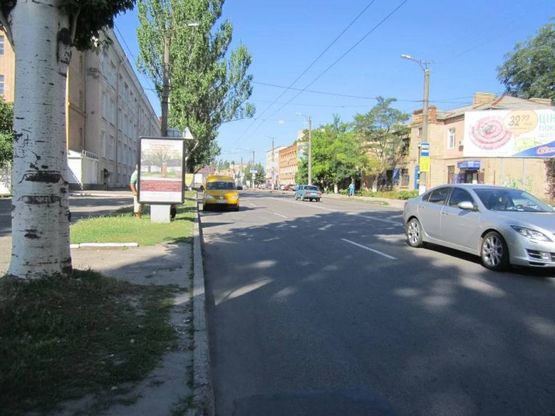 Фото рекламной плоскости по адресу ул. Маланюка