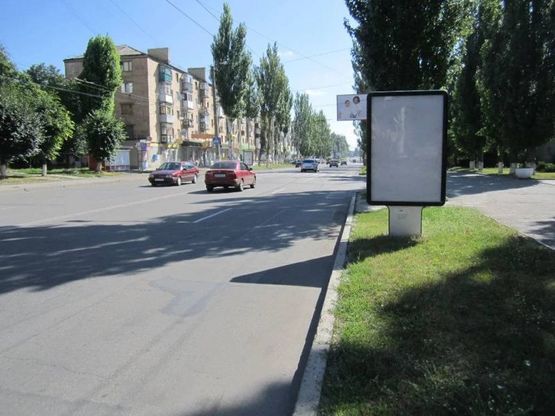 Фото рекламной плоскости по адресу ул. Маланюка