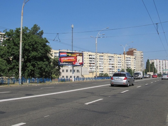 Фото рекламної площини за адресою Иорданская ул. (Лайоша Гавро ул.), 11а, магазин "Фора" (направление м."Оболонь")