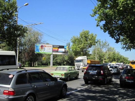 Фото рекламної площини за адресою ул. Михаила Грушевского (сквер) - ул. Братьев Поджио  (левая)