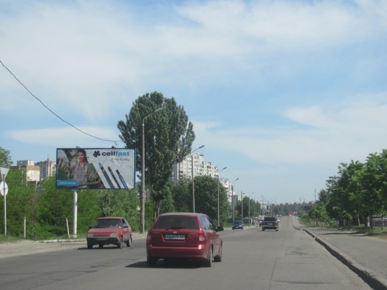 Фото рекламної площини за адресою Оноре де Бальзака ул. (180м.до заезда в церковь) из центра