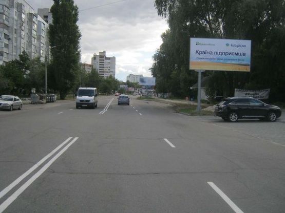 Фото рекламной плоскости по адресу Гагарина ул., 33 (АЗС "Укрнафта",ресторан"Рушничок",ЖК "Сімейний")