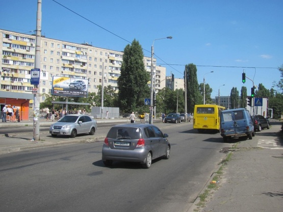 Фото рекламной плоскости по адресу Кибальчича ул., 15, рынок Десна, (Технополис, маркет "Фуршет", "Фора", ПравексБанк, УкрСоцБанк, "Космо"), направ. прос. Г.Ватутина