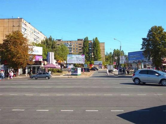 Фото рекламной плоскости по адресу Содружества ул., 66 - 200 лет Кривому Рогу пр.