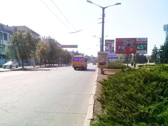 Фото рекламной плоскости по адресу Металлургов пр., парк