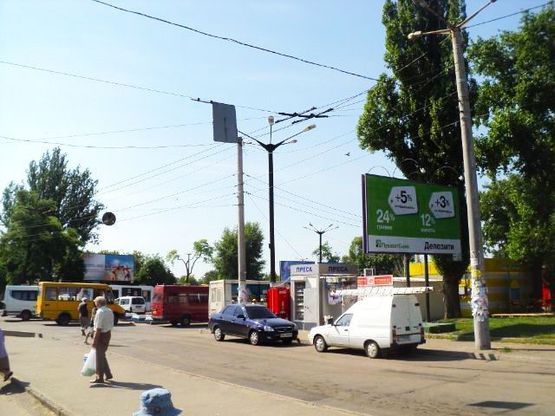 Фото рекламной плоскости по адресу Железнодорожников ул., 17 - Башкирская ул., (Ж-Д Вокзал ст. "Кривой Рог - Главная", конечная  МТС)
