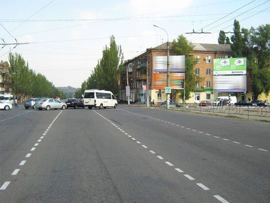Фото рекламной плоскости по адресу Фукса ул., Пионер, развлекательный центр, направление на  173 кв.