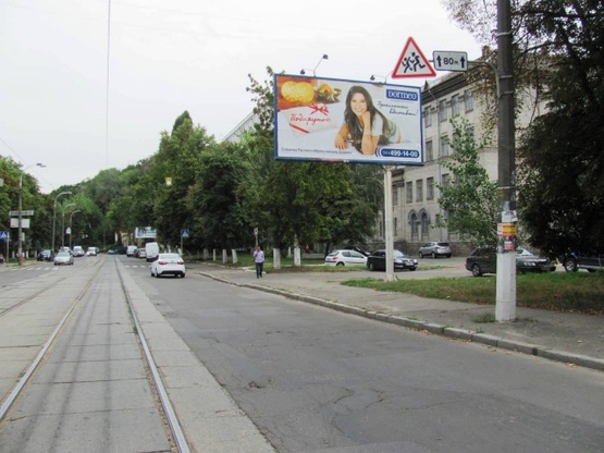 Фото рекламной плоскости по адресу Кирилловская ул. (Фрунзе ул.) - ул. Хвойки  В., (ОщадБанк, Библиотека им. О.Копиленка, стадион "Спартак", СШ№114), направ. Нижний Вал ул.