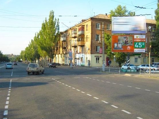 Фото рекламной плоскости по адресу Фукса ул., Пионер, развлекательный центр, направление от  173 кв.