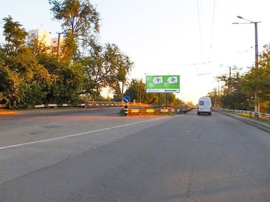 Фото рекламної площини за адресою Колачевского ул., разделитель, направление на 17 квартал