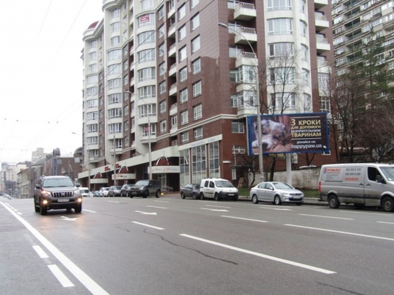 Фото рекламної площини за адресою Антоновича ул. (Горького), 151/153 ( 200м  до ст. м.  Лыбедской), супер-маркет "Фуршет", "Swedbank", Правекс Банк, в направлении центра города