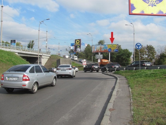 Фото рекламной плоскости по адресу Наднепрянское шоссе (50м. до моста им.Патона, АЗС "Авиас"), заезд на мост Патона