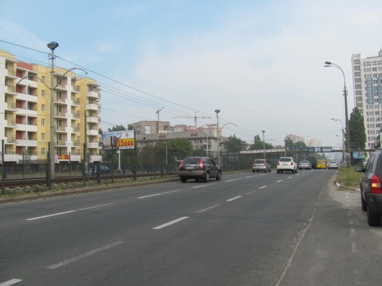 Фото рекламної площини за адресою Космонавта Комарова пр-т 24,  в направлении Индустриального моста