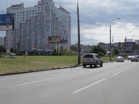 Фото рекламной плоскости по адресу Оболонский просп., (ст. м.  Минская, ТРЦ "Дрим Таун", сьзд с Оболонского просп. на Минскую пл.)