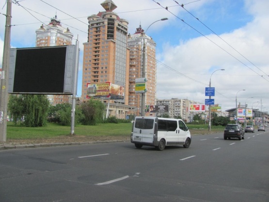 Фото рекламної площини за адресою Оболонский просп., (ст. м.  Минская, ТРЦ "Дрим Таун", сьзд с Оболонского просп. на Минскую пл.)