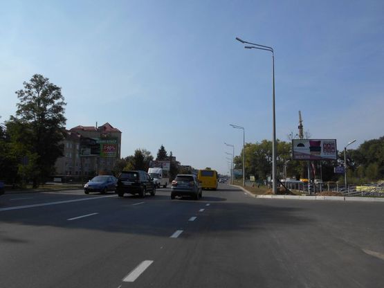 Фото рекламной плоскости по адресу м. Бровари, вул. Київська, 227/1