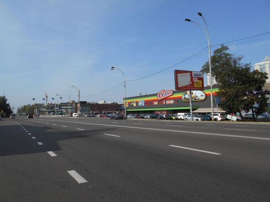 Фото рекламной плоскости по адресу м. Бровари, вул. Київська, 241 (навпроти будинку 296)