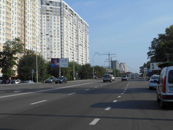 Фото рекламной плоскости по адресу м. Бровари, вул. Київська, 241 (навпроти будинку 296)