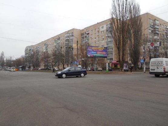 Фото рекламной плоскости по адресу м. Бровари, перехрестя з бульваром Незалежності та вул. Короленка