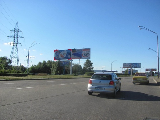 Фото рекламной плоскости по адресу Оболонский просп. - Богатырская ул. (заправка ТНК, на разделителе в сторону ст. м.Оболонь) 