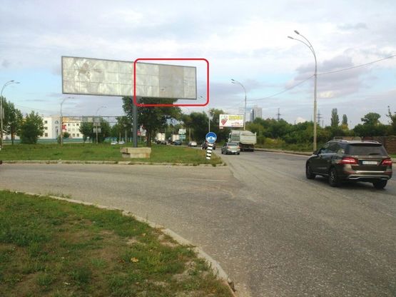 Фото рекламної площини за адресою Кольцевая дорога / Зодчих 62 в сторону пр. Победы (правый)