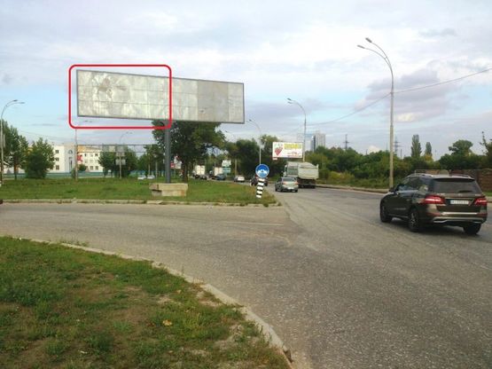 Фото рекламной плоскости по адресу Кольцевая дорога / Зодчих 62 в сторону пр. Победы (левый)