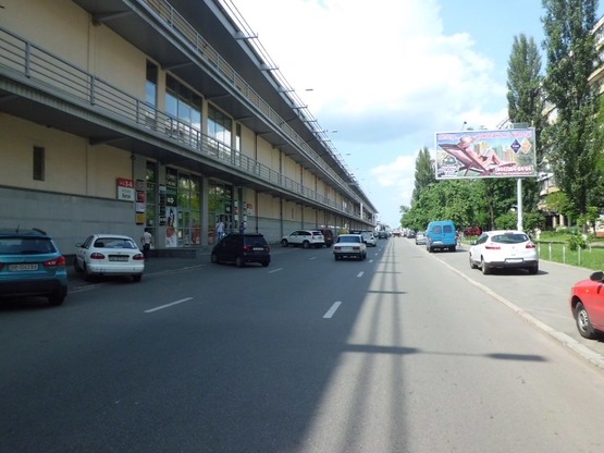 Фото рекламної площини за адресою Оболонский пр-кт, 16, рядом с ТРЦ Дрим Таун (напр. к ст. М "Минская")