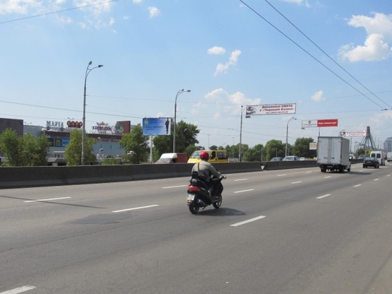 Фото рекламної площини за адресою Ватутина Ген. просп., (АЗС "ОККО", ТРЦ "Sky Mall") в направление Петровки