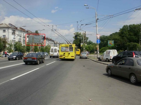 Фото рекламной плоскости по адресу Голосеевский (40-летия Октября), 98/2 пр-кт (светофор), напр. к Московской пл.