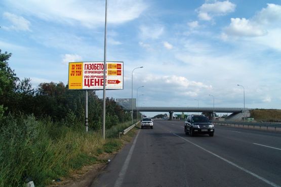 Фото рекламної площини за адресою Киев-Одесса.До Клеверного моста из Киева (458+800), в Одессу, между Холодной Балкой и Нерубайским