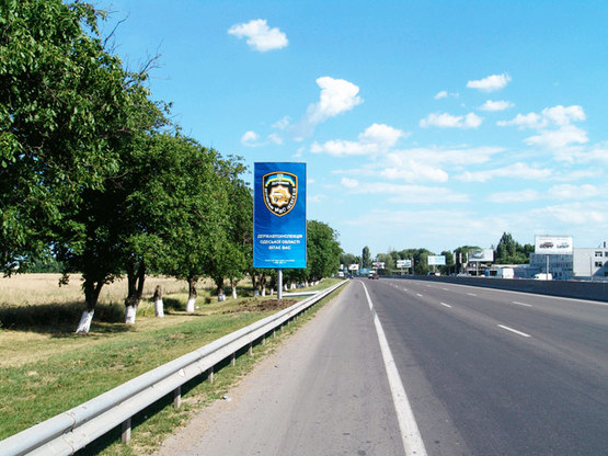 Фото рекламной плоскости по адресу Киевское (Ленинградское) шоссе из Киева (463+240) напротив "Мерседес-центра",  ВЕРТИКАЛЬНЫЙ