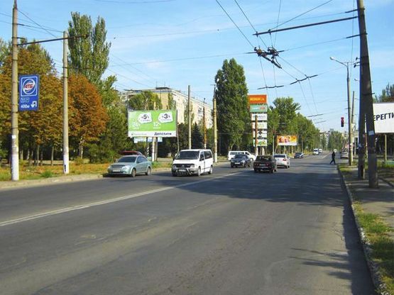 Фото рекламної площини за адресою мкр. 4-й Заречный,31 (перекресток ул.Десантной и ул.Кресовской), дв-е к ул. Электрозаводская