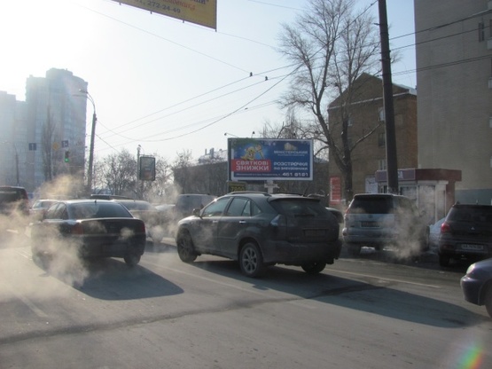 Фото рекламної площини за адресою Антоновича ул. (Горького), 124-128 (Владимирский рынок, Бюро судебных экспертиз Украины, 300м. к ст. м. Дворец Украина", в направлении бул. Дружбы Народов)