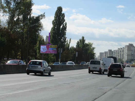 Фото рекламної площини за адресою ул. Палладина,32