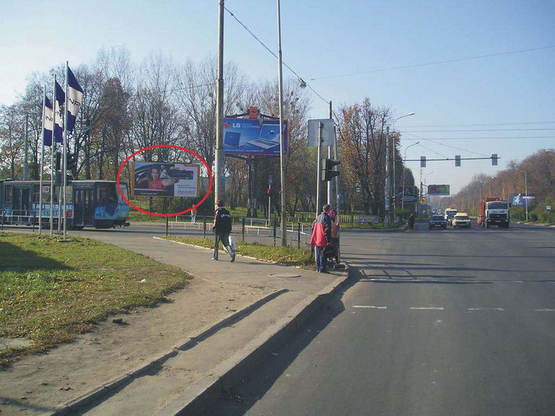 Фото рекламной плоскости по адресу Миколайчука - Липинського (в центр, зліва)