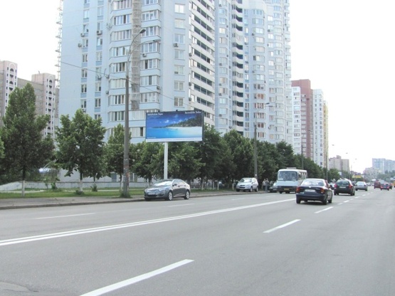 Фото рекламної площини за адресою Харьковское шоссе,154 "ОщадБанк", аптека "Доброго дня", по направлению в центр)