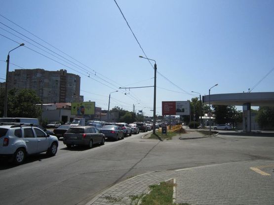 Фото рекламной плоскости по адресу ул. Космонавта  Комарова, 12/1