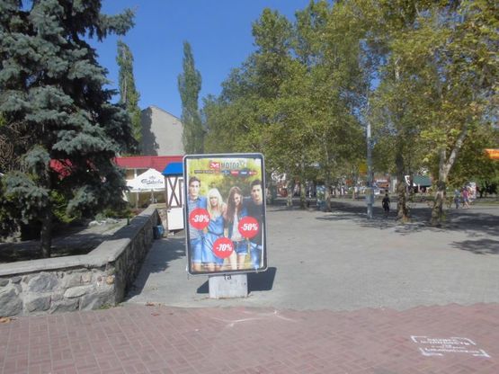 Фото рекламної площини за адресою пр. Леніна - вул. Радянська (магазин 100)