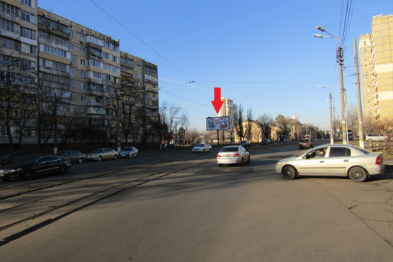 Фото рекламної площини за адресою Славгородская ул., 2/10 35м (УкрСиббанк) от ул. Руднева
