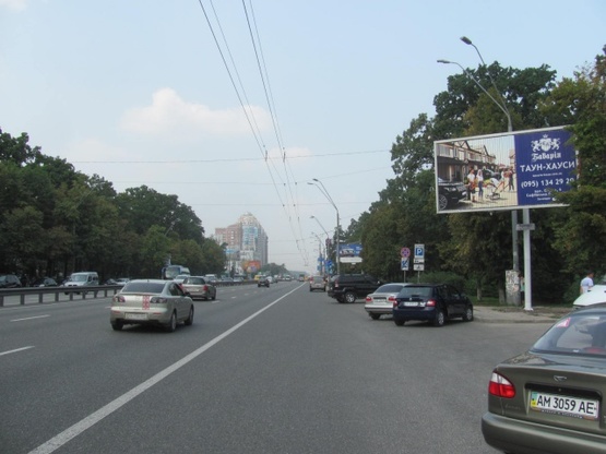 Фото рекламної площини за адресою Победы просп. - ул. Семашко (ст. м. Житомирская, ТЦ "VMB", кинотеатр "Экран"), направ. из города