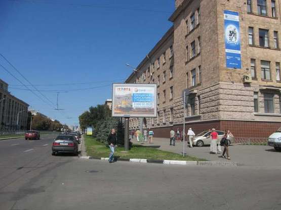Фото рекламной плоскости по адресу Науки просп. (Леніна просп.) - Серпова вул. (№1)