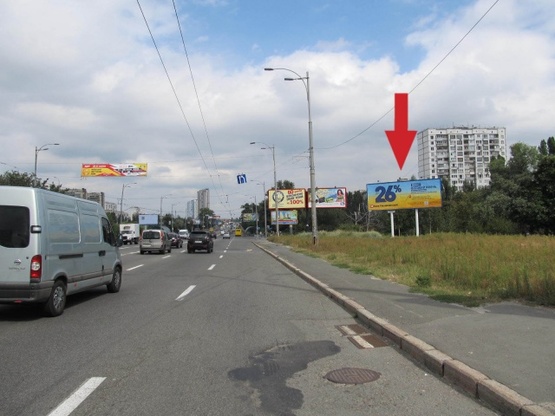 Фото рекламной плоскости по адресу Воссоединения просп. (мост Патона), Укргазбанк, ТРЦ "SilverBreeze", сьезд с моста на просп. Воссоединения