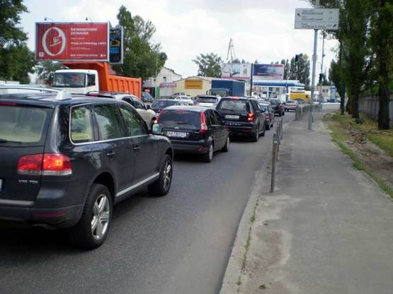 Фото рекламной плоскости по адресу ул.Электриков на светофоре направление на Московский мост