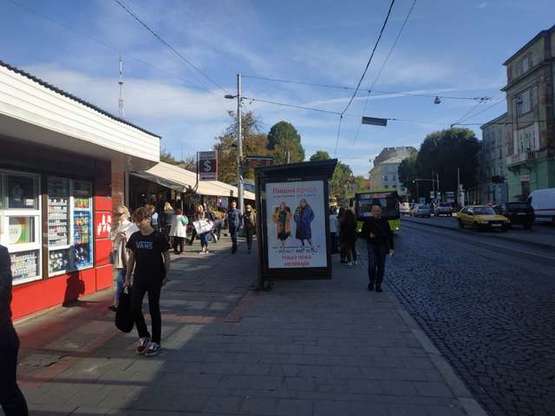 Фото рекламної площини за адресою Князя Ярослава Осмомисла пл. - Театральна вул., (№1)
