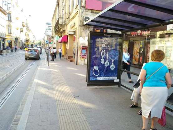 Фото рекламної площини за адресою Петра Дорошенко вул., (№2)